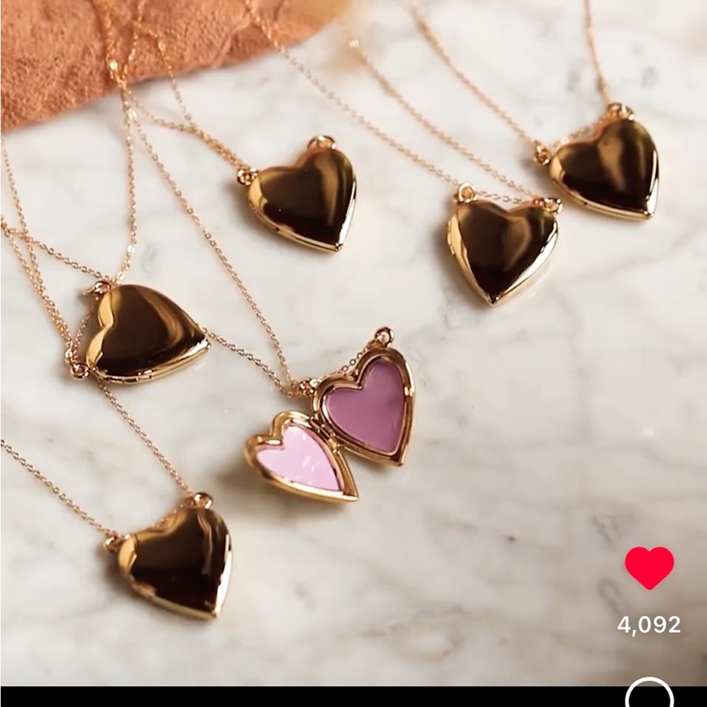 Local electric heart locket